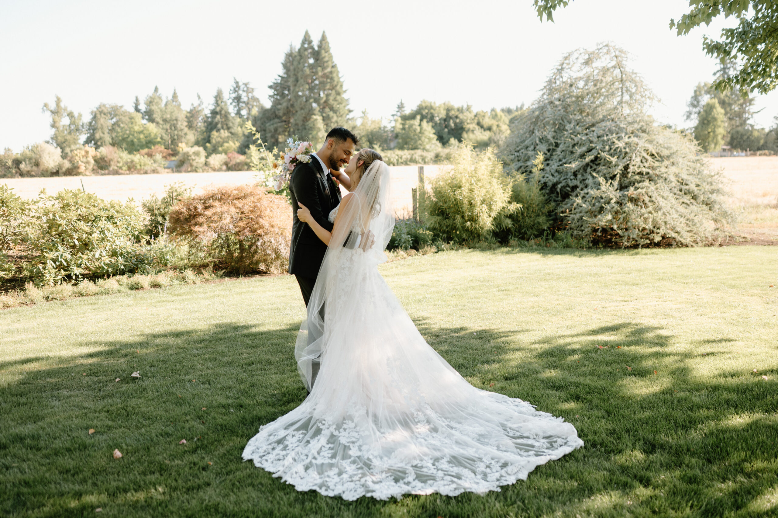 Vancouver Wa wedding photographer, Portland Or wedding Photographer, PDX Wedding Photos, Summer Wedding, Forgette Photo