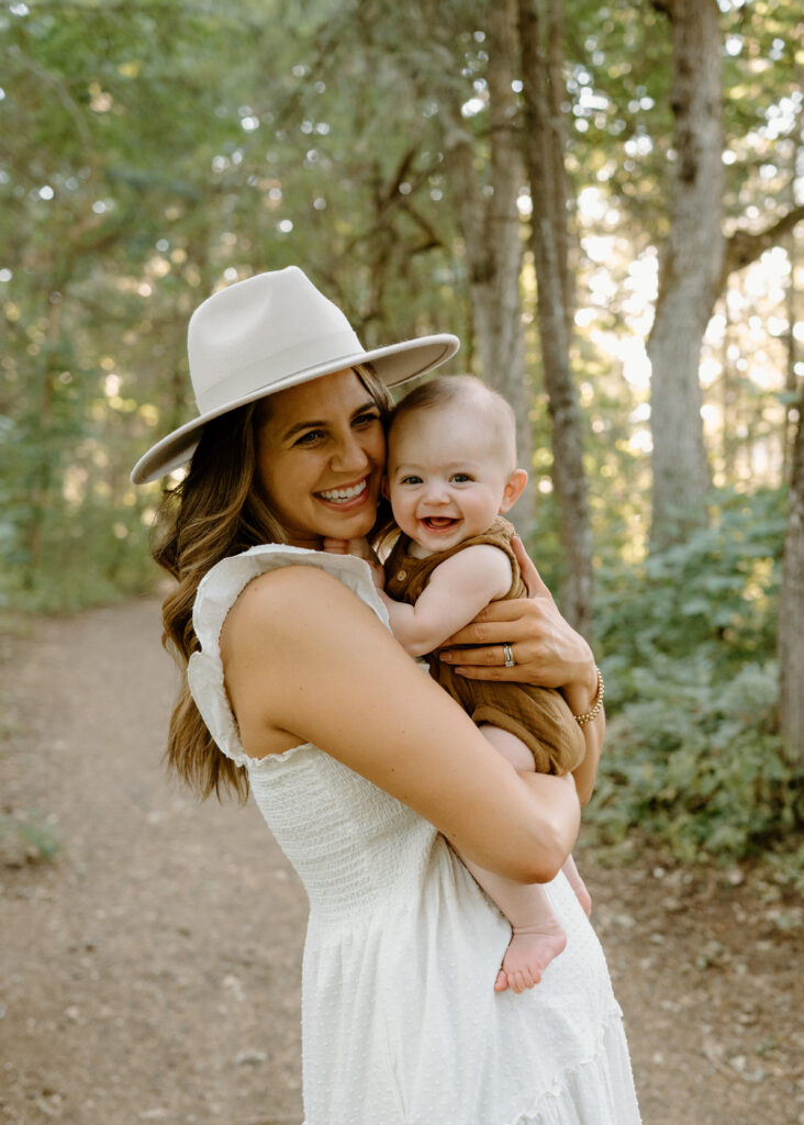 motherhood photography, Oregon, Columbia River Gorge