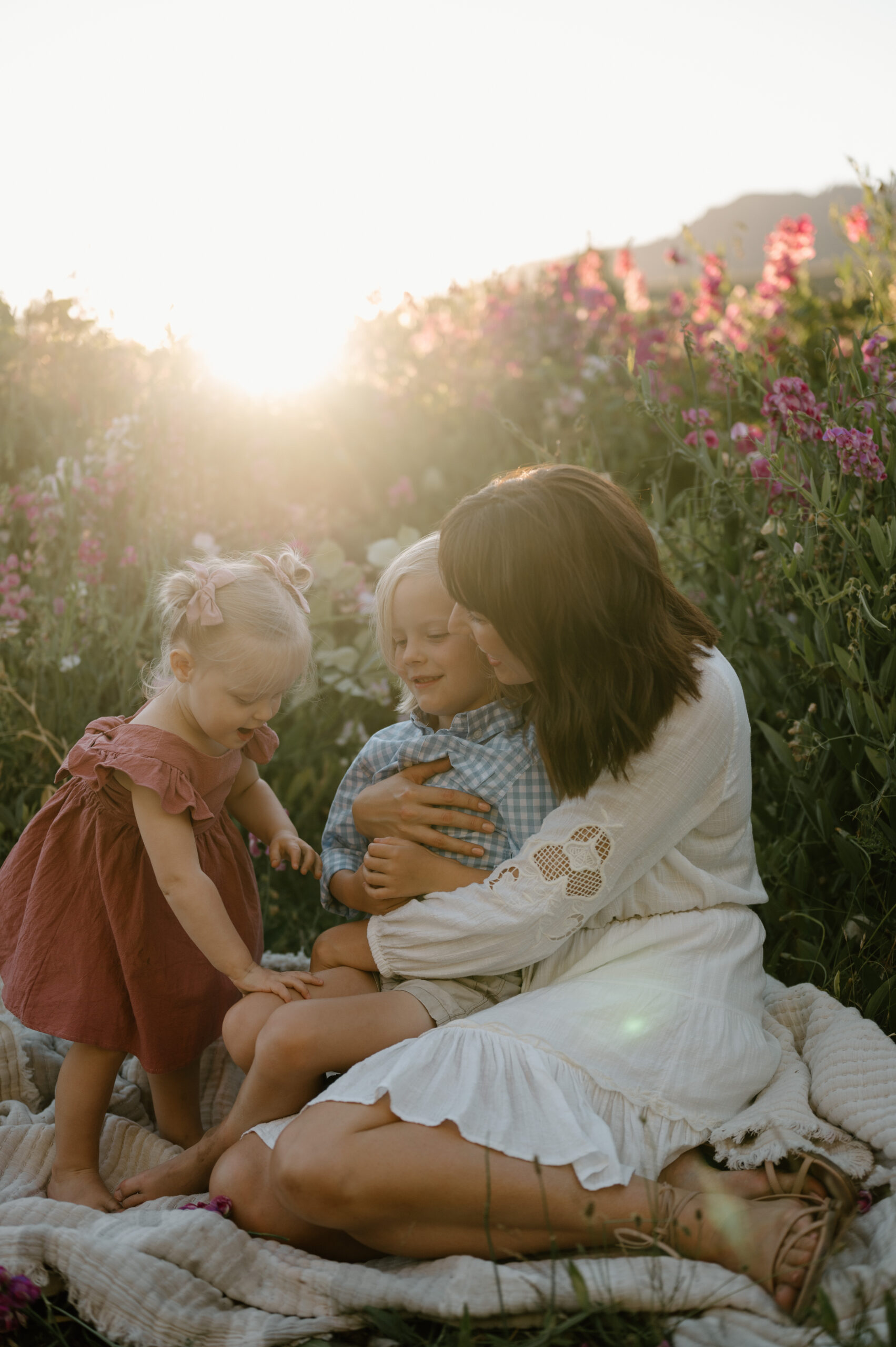 motherhood photography, Oregon, Columbia River Gorge, wild flowers, summer