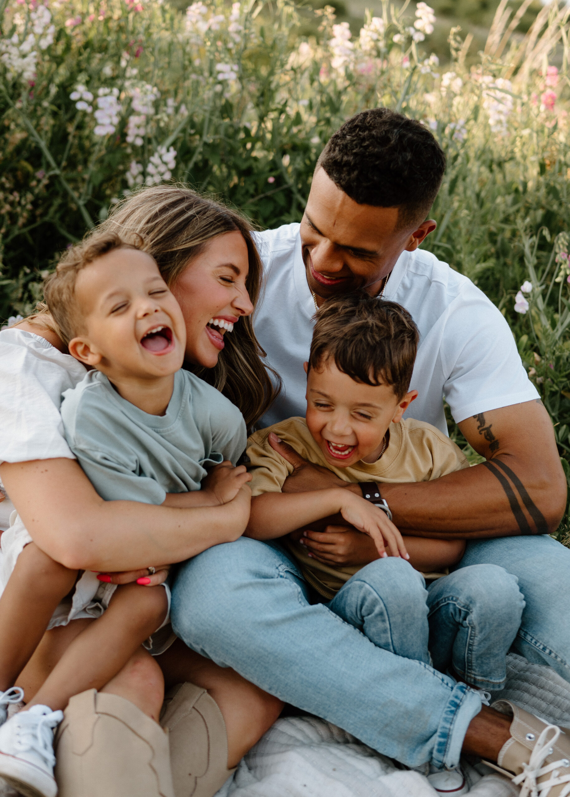Photograph of family laughing by Vancouver Washington family photographer. 