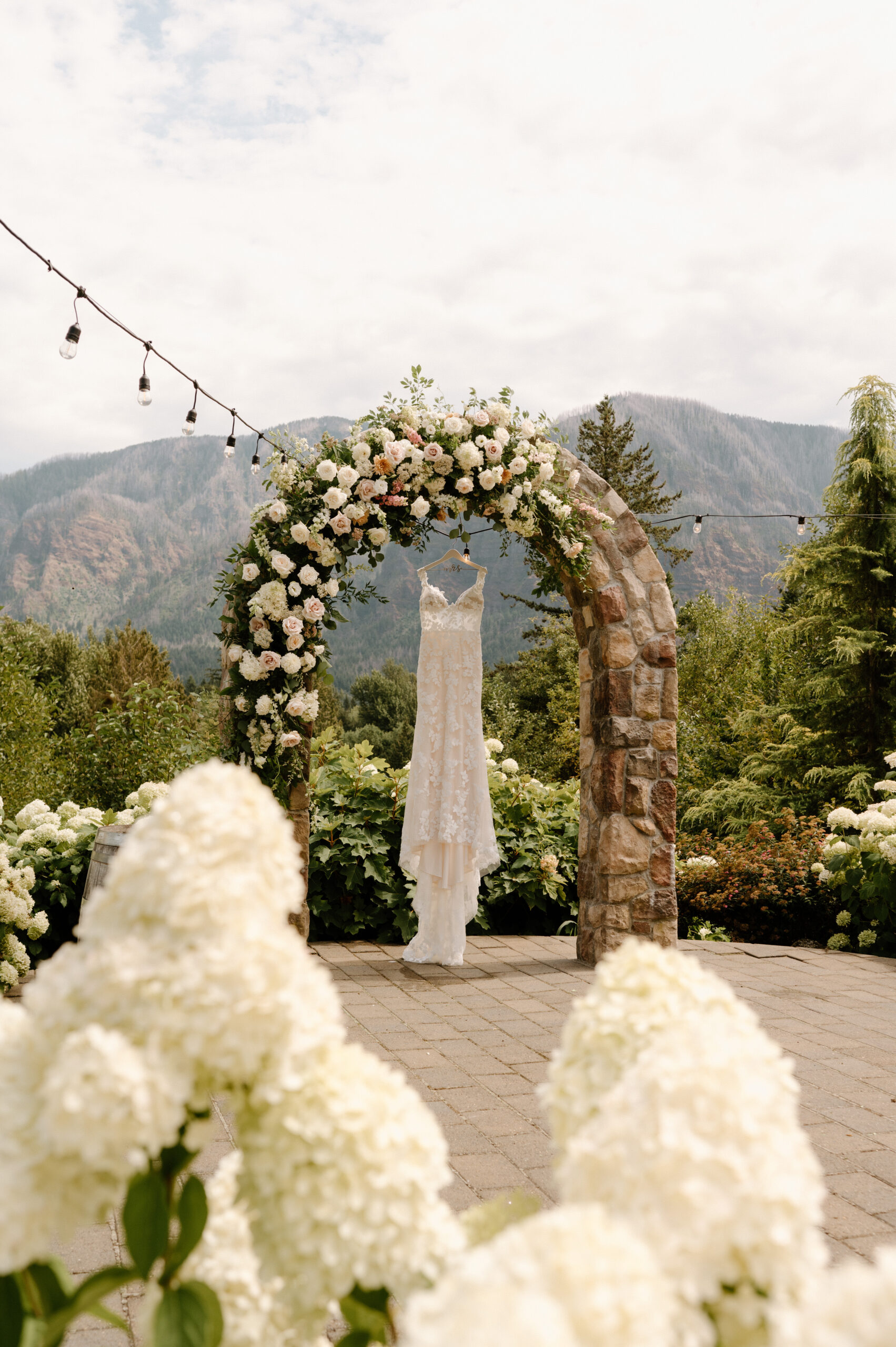 Wedding Dress, detail photos, Cape Horn Estate, Washington Wedding Photographer, Summer Wedding