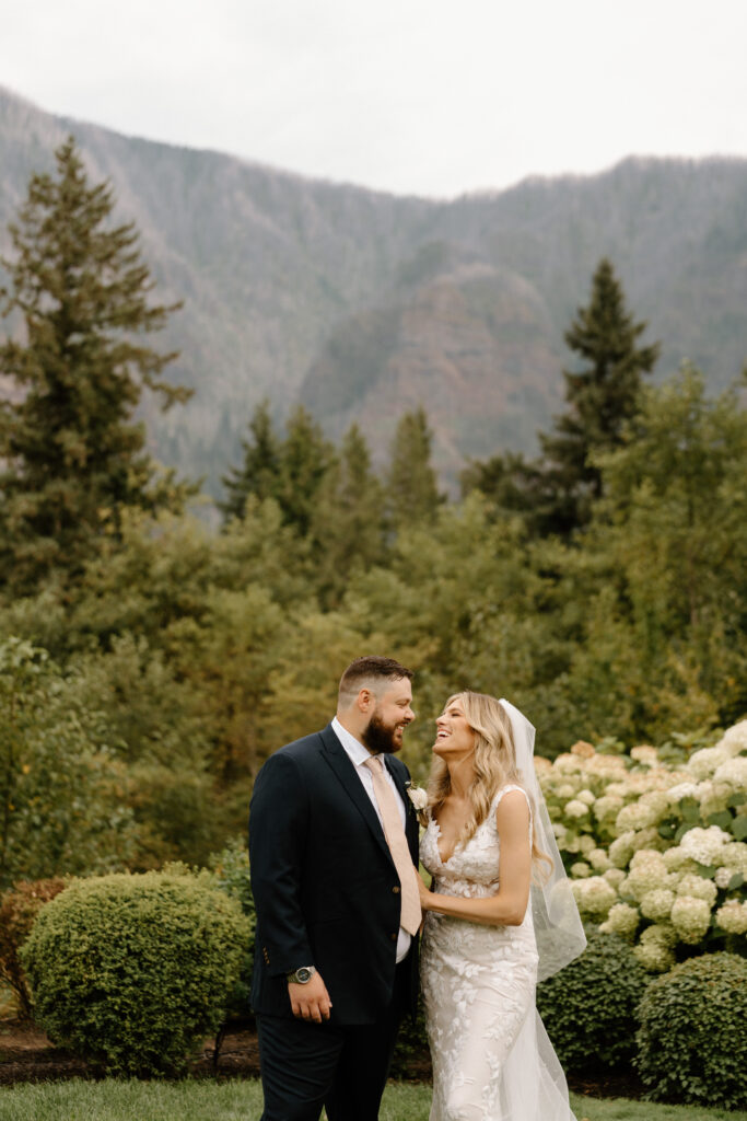 Washington Wedding Photographer detail photos, Cape Horn Estate, Summer Wedding. Floral wedding theme. Oregon Wedding Photographer, Ceremony