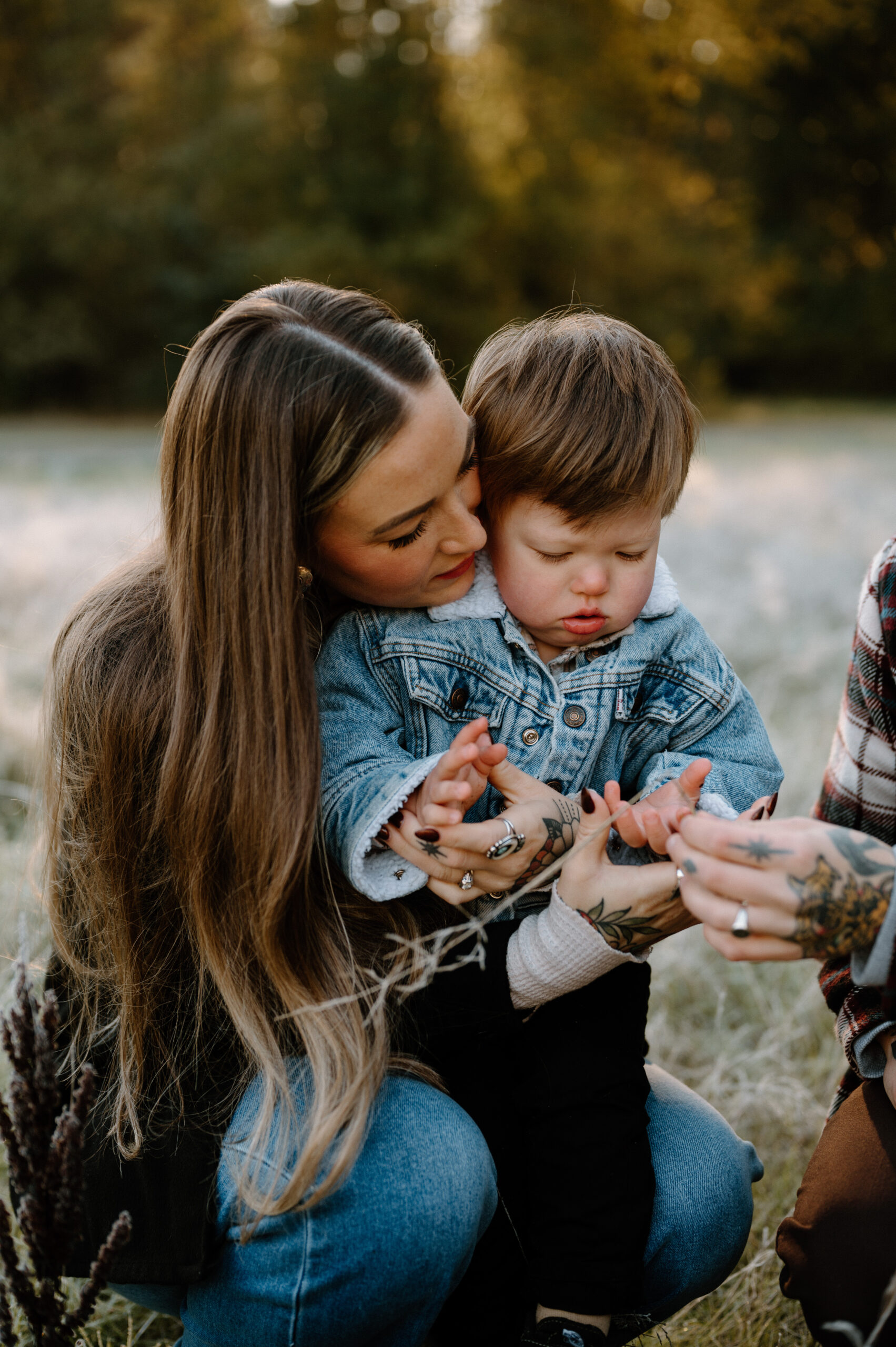 Fall family photos Vancouver Washington, Portland Or Family Photographer, what to wear family pictures, PNW, tattooed family