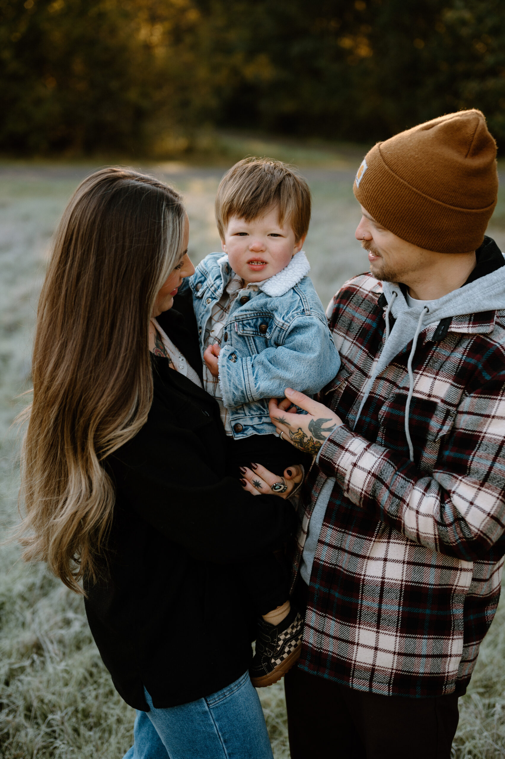 Fall family photos Vancouver Washington, Portland Or Family Photographer, what to wear family pictures, PNW, tattooed family