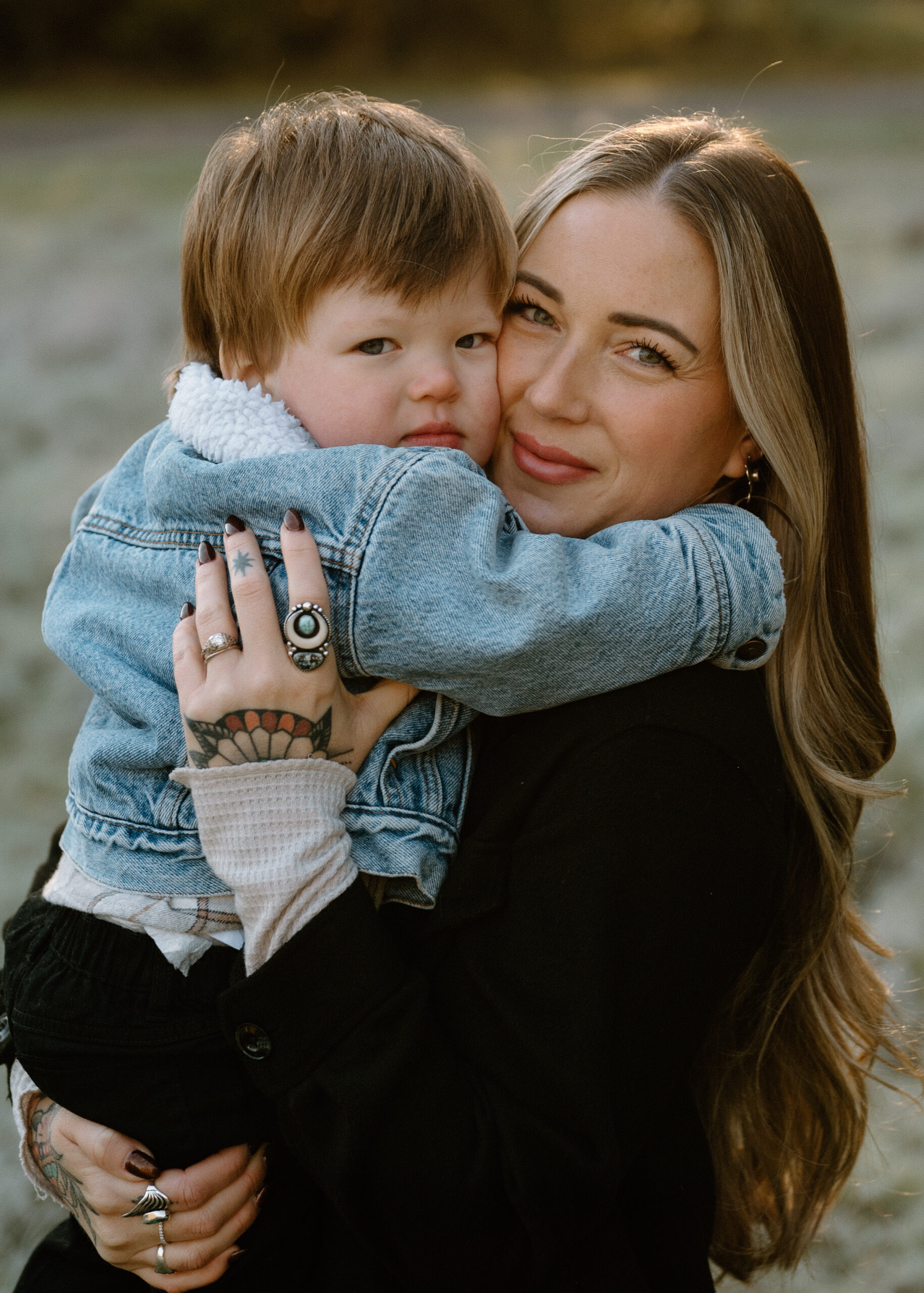 Fall family photos Vancouver Washington, Portland Or Family Photographer, what to wear family pictures, PNW, tattooed family