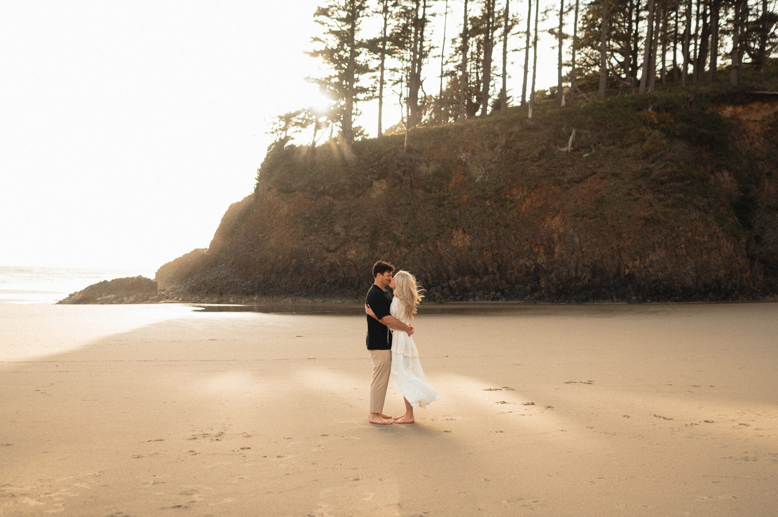 Oregon Coast Engagement Photos, what to wear to engagement photos, Washington wedding photographer 