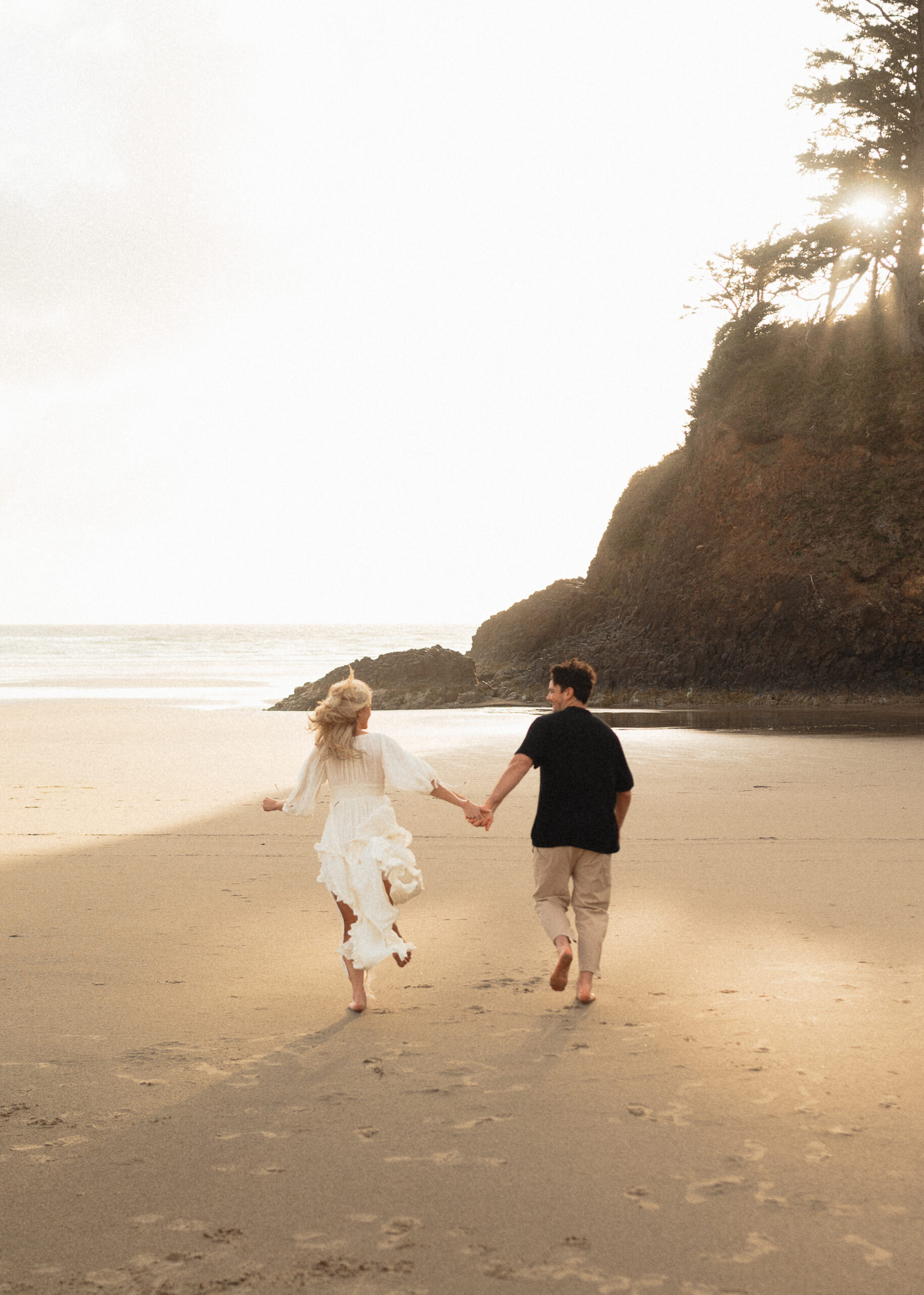 Oregon Coast Engagement Photos, what to wear to engagement photos, Washington wedding photographer 