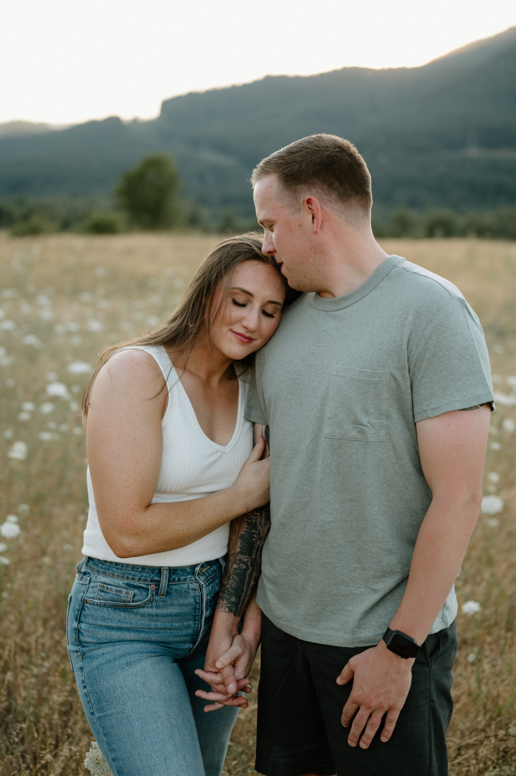 Washington Wedding Photographer, engagement Photos, what to wear, Portland Oregon