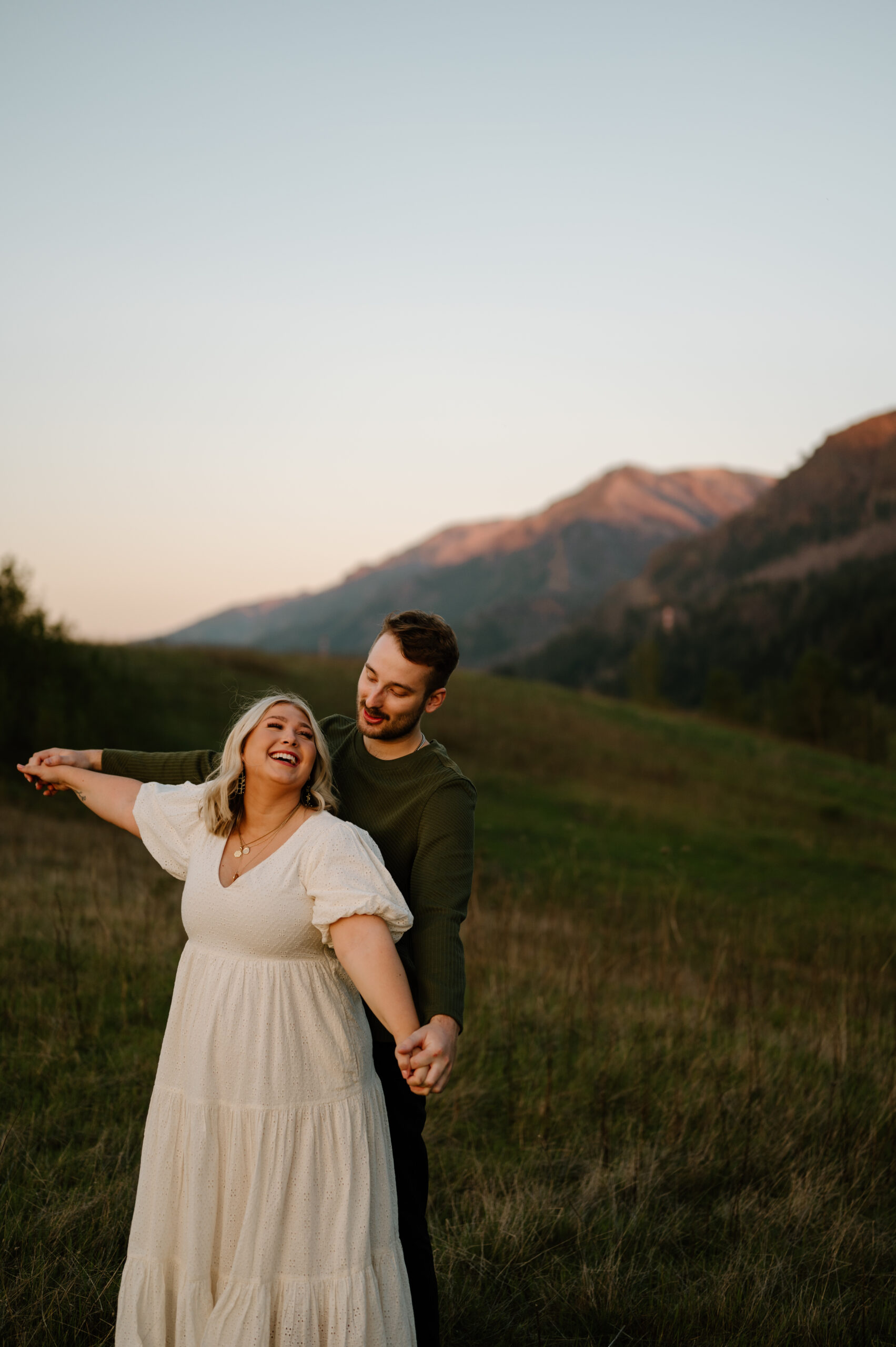 Washington Wedding Photographer, engagement Photos, what to wear, Portland Oregon