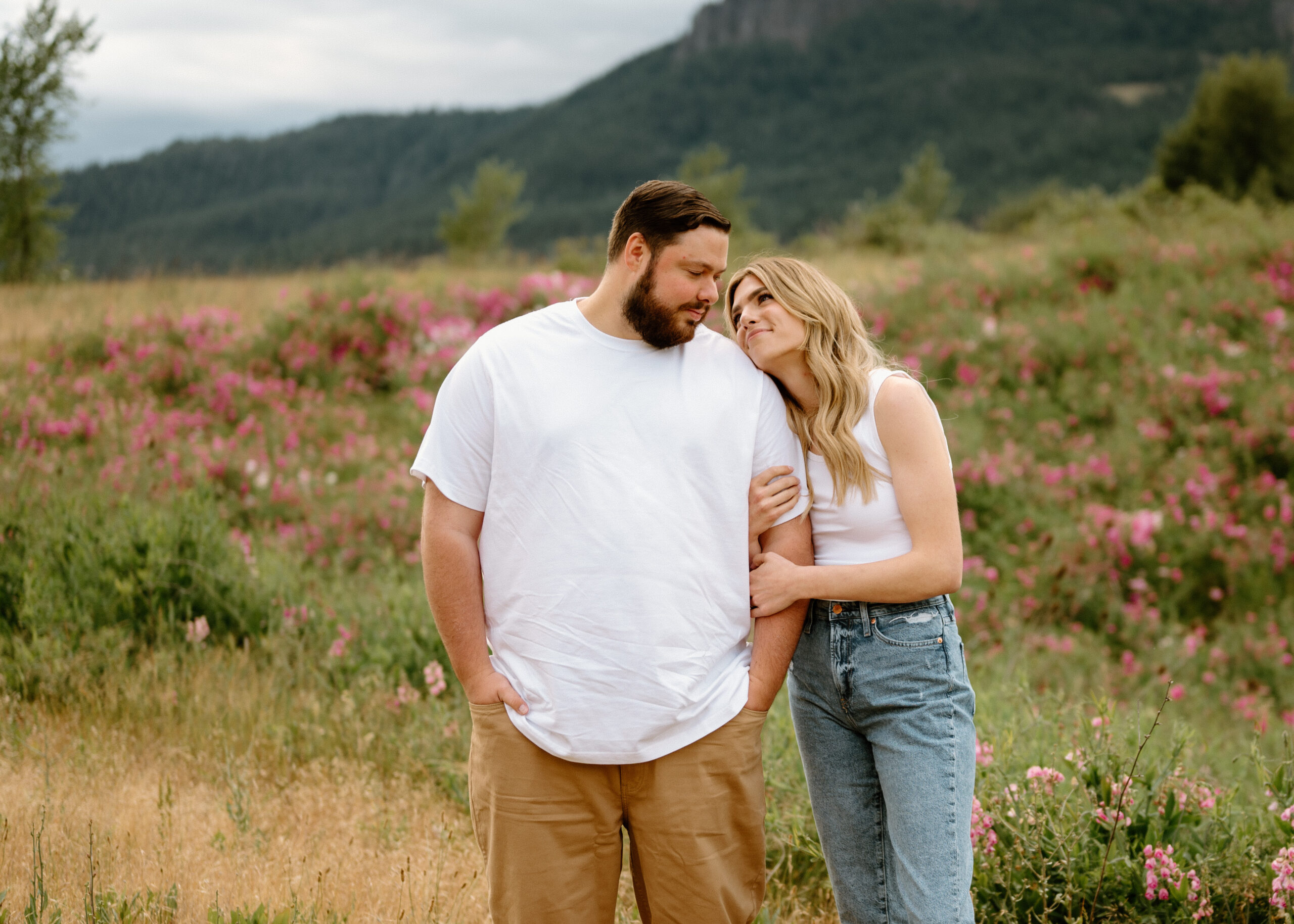 Washington Wedding Photographer, engagement Photos, what to wear, Portland Oregon