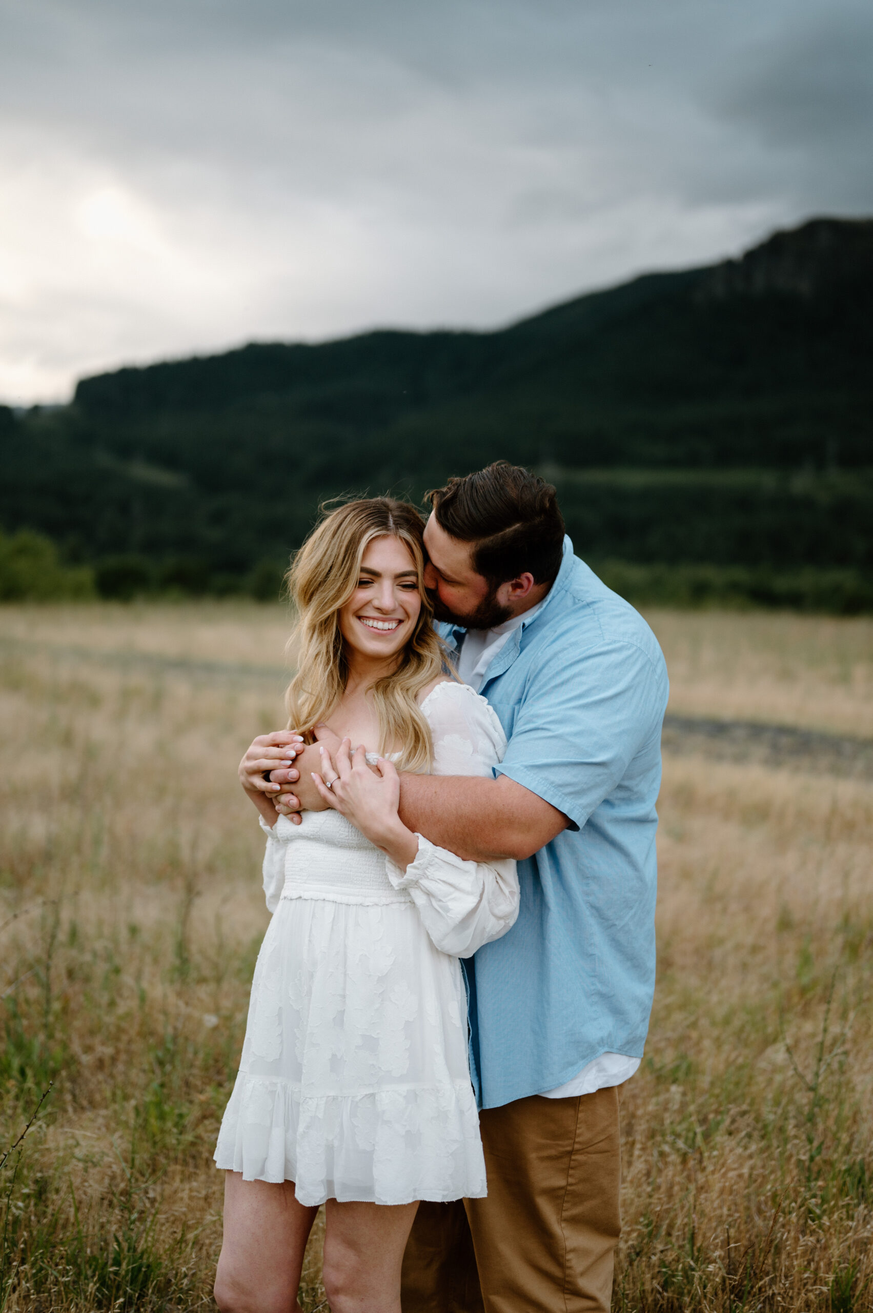 Washington Wedding Photographer, engagement Photos, what to wear, Portland Oregon