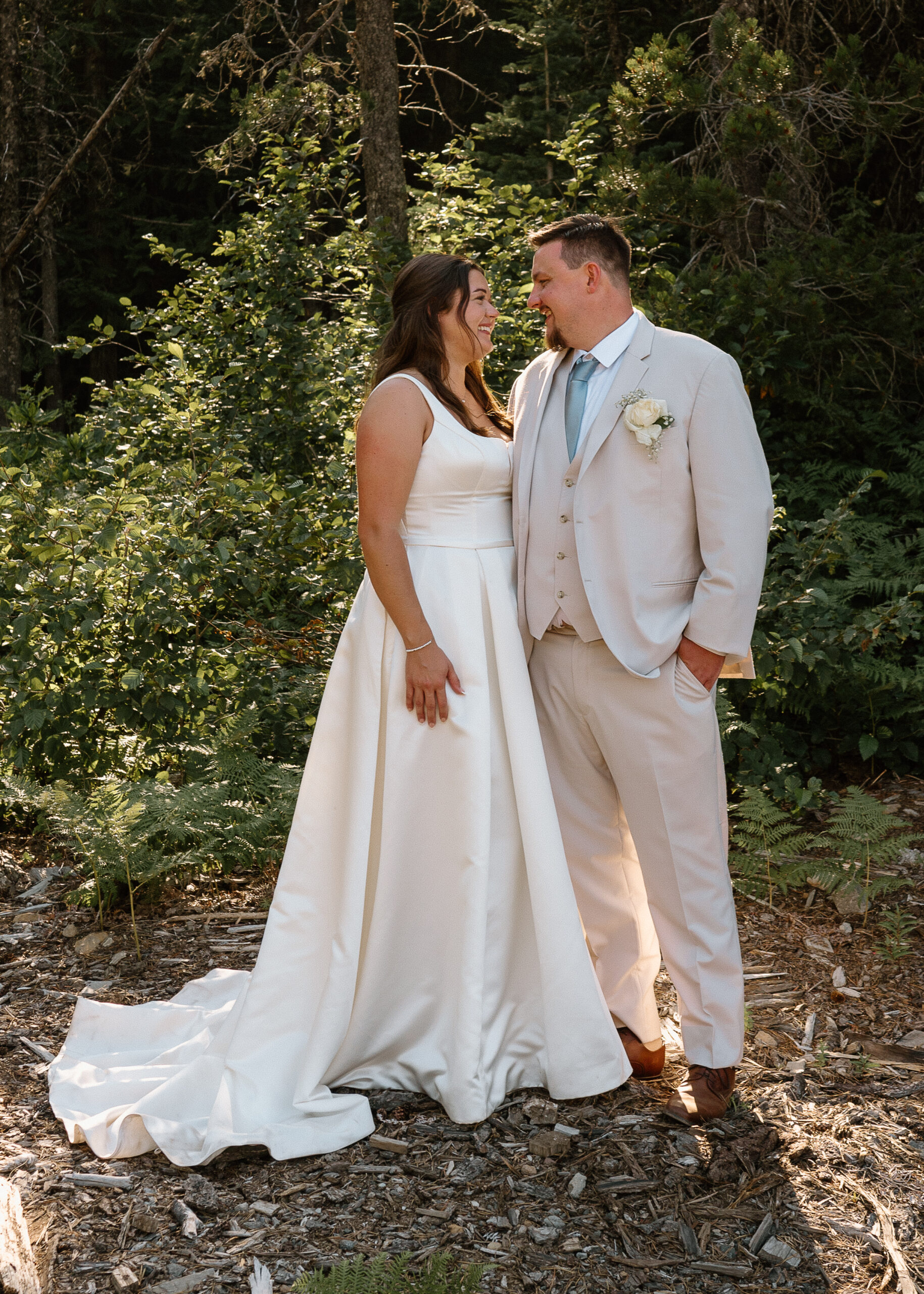 Portland OR Wedding Photographer Mt Hood Ski bowl, summer wedding Bridal Portraits Vancouver Washington  