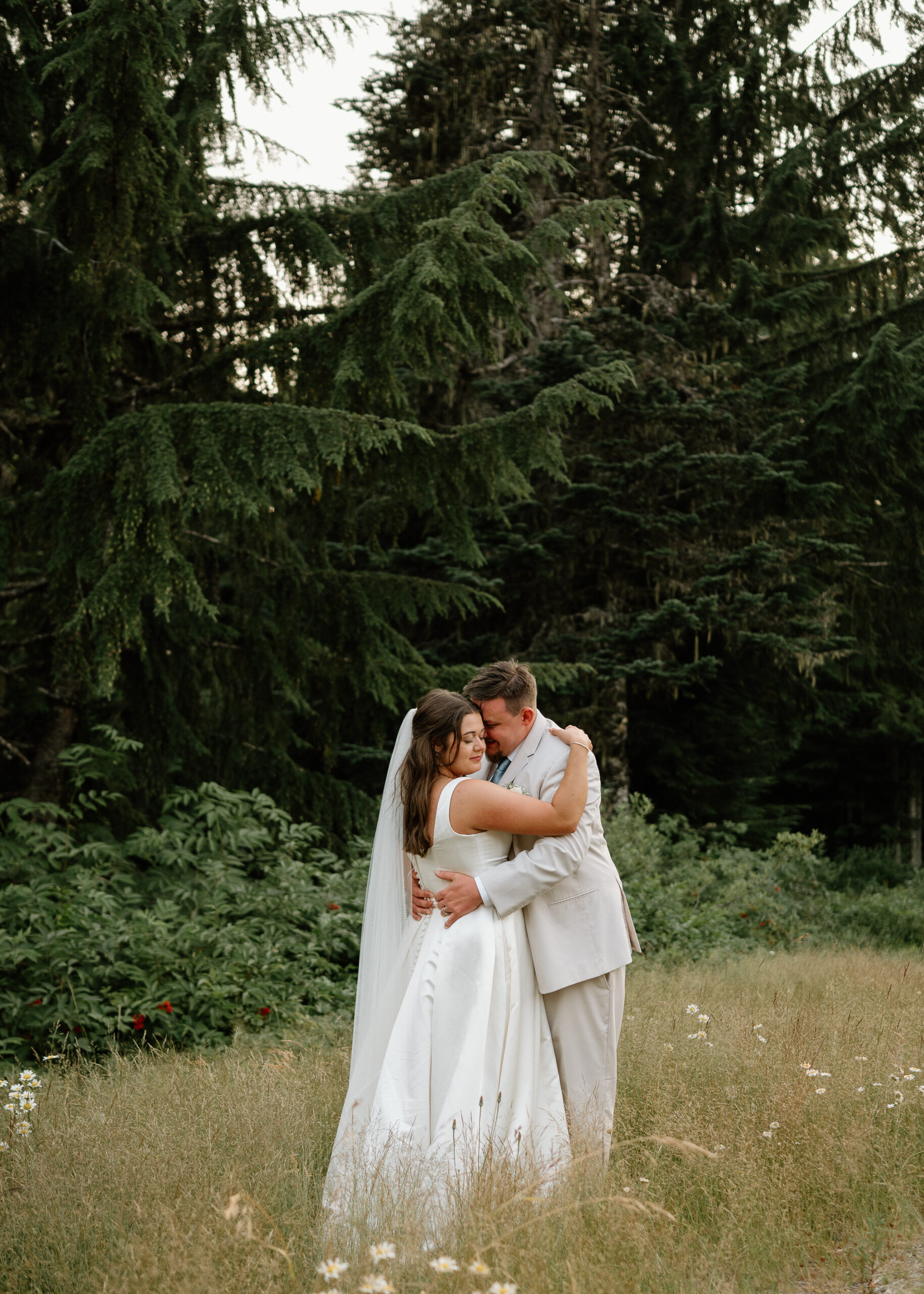 Portland OR Wedding Photographer Mt Hood Ski bowl, summer wedding Bridal Portraits Vancouver Washington  