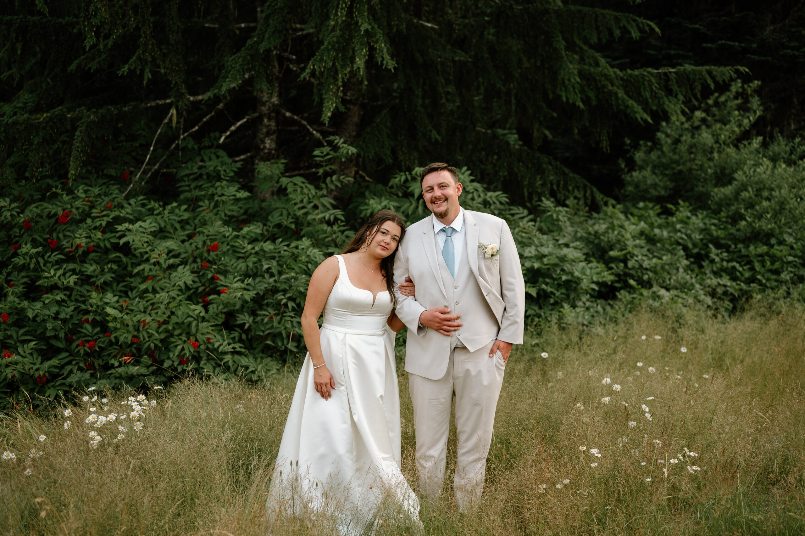 Portland OR Wedding Photographer Mt Hood Ski bowl, summer wedding Bridal Portraits Vancouver Washington  