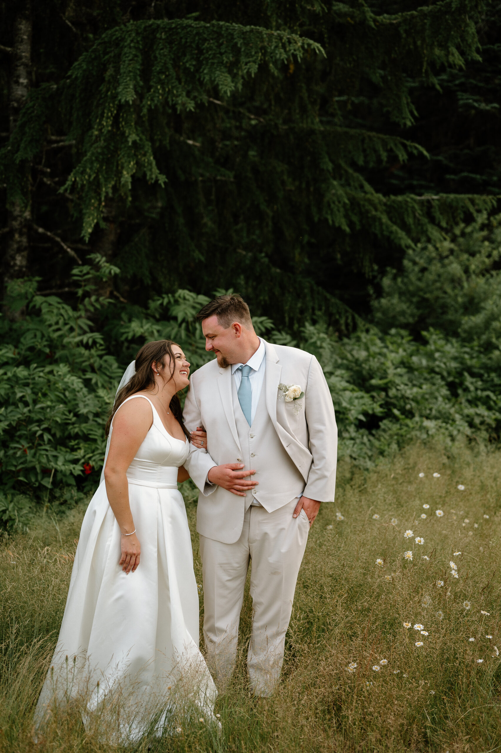 Portland OR Wedding Photographer Mt Hood Ski bowl, summer wedding Bridal Portraits Vancouver Washington  