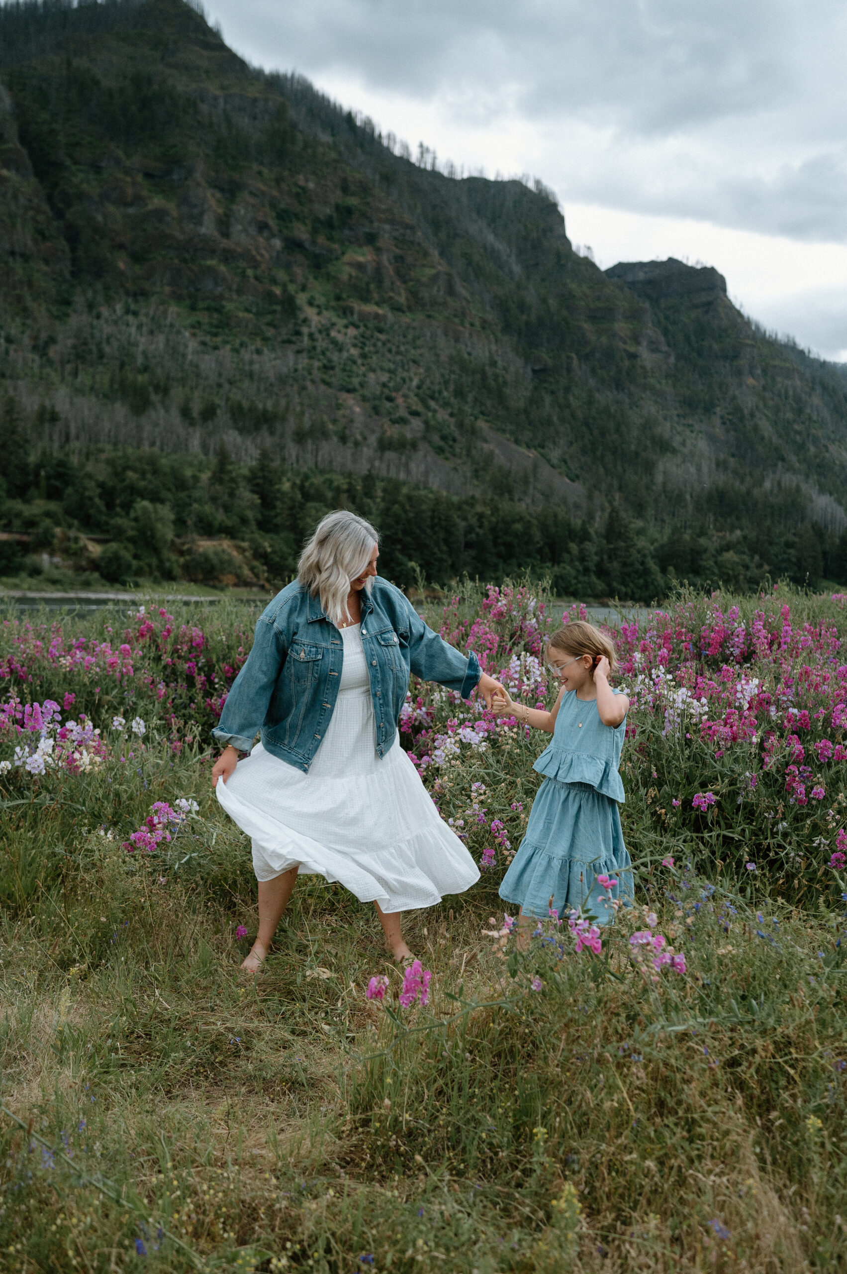 Mothers Day Mini Session by Portland Oregon Family Photographer