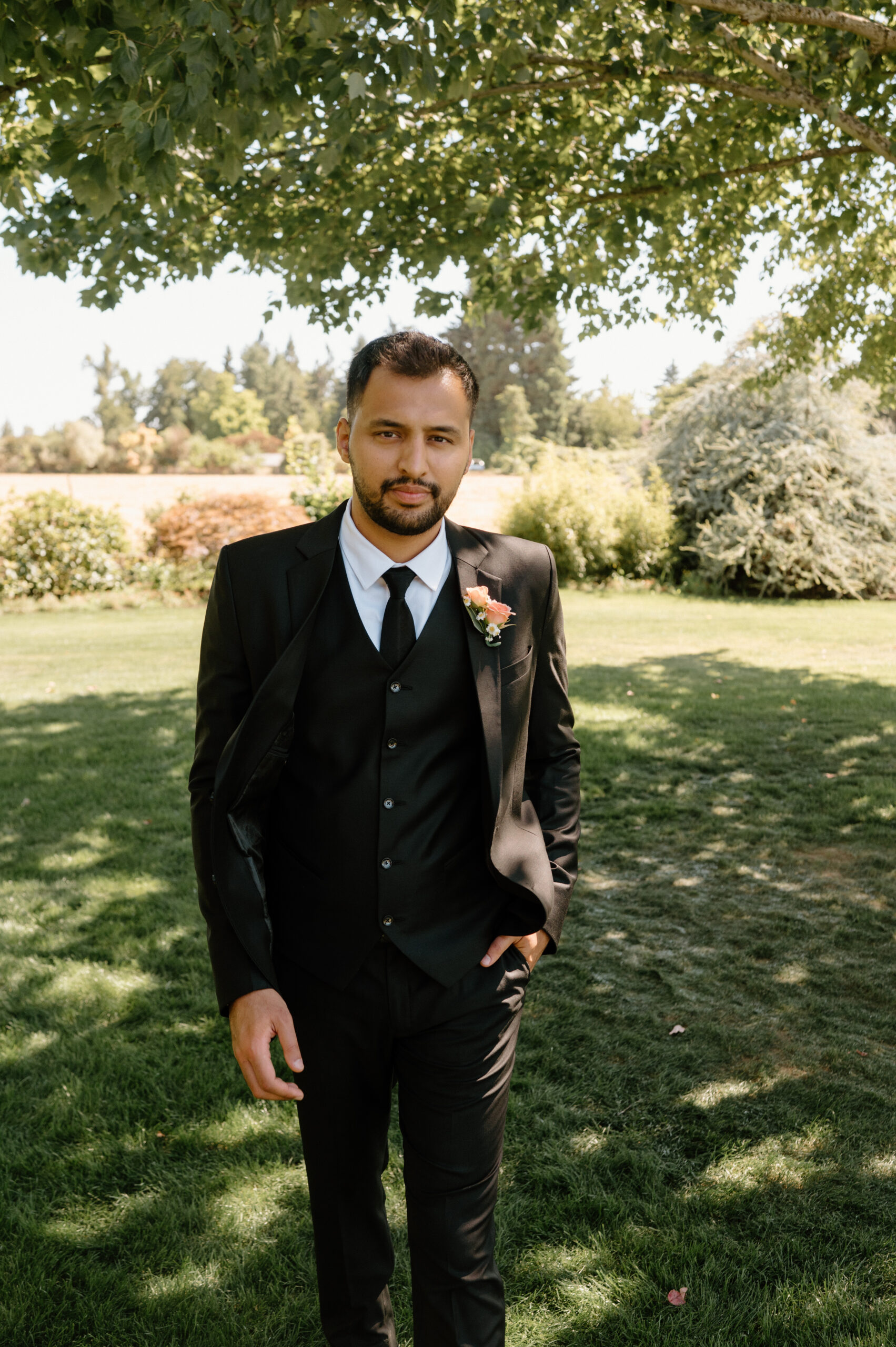 Picture of groom by Vancouver, Washington wedding photographer