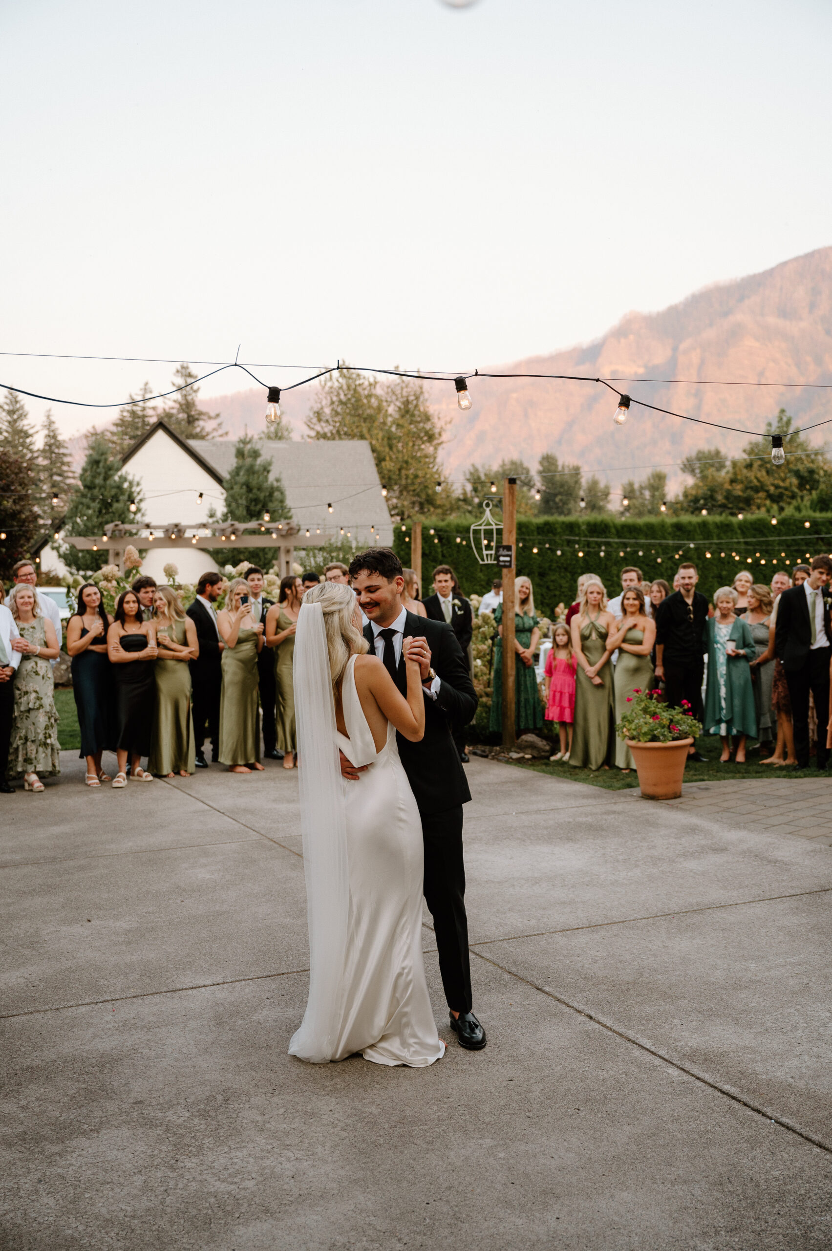 Cape horn estates wedding venue. Photo taken by PNW Wedding Photographer. 