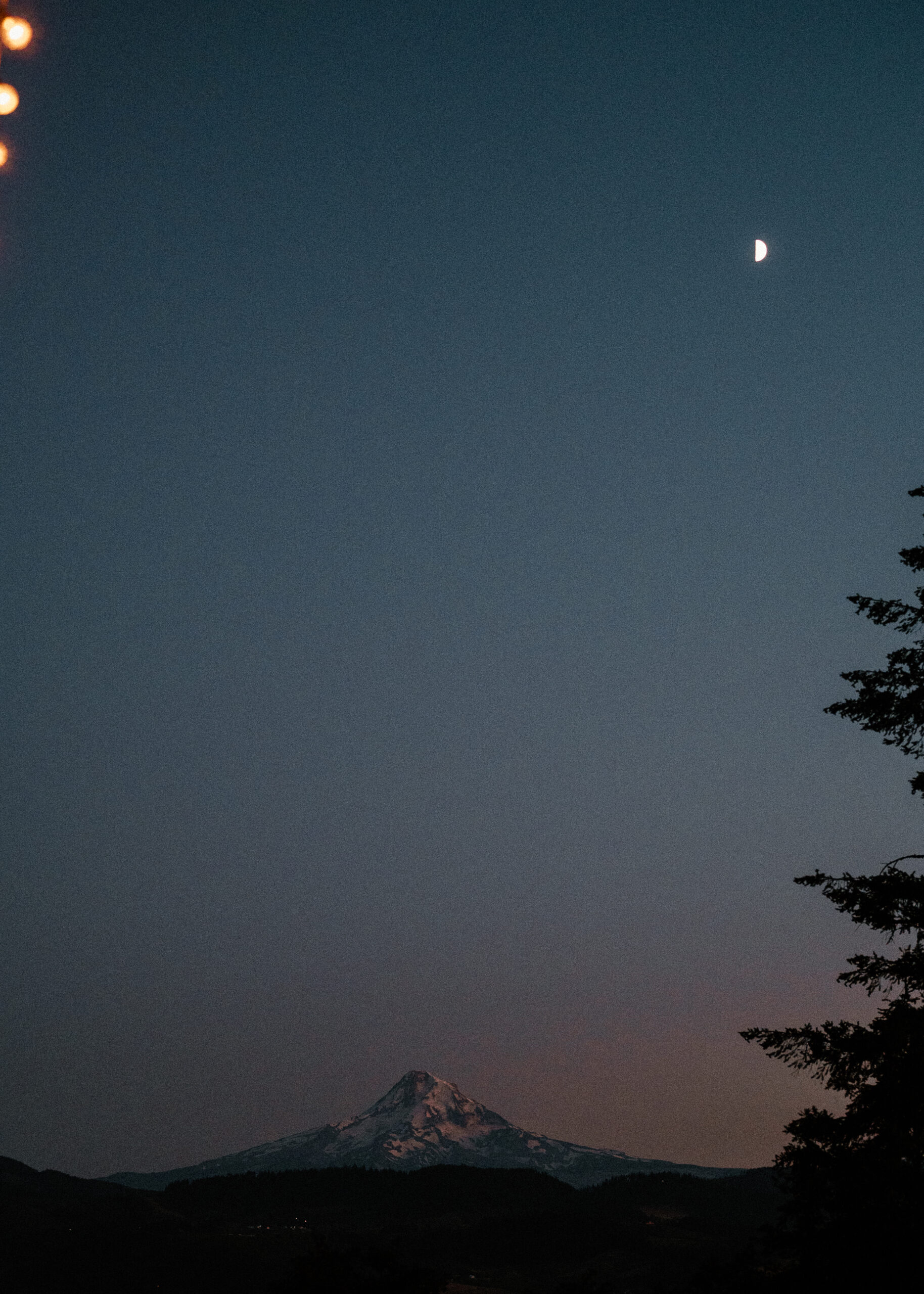 Night wedding scene taken by Vancouver Washington wedding photographer