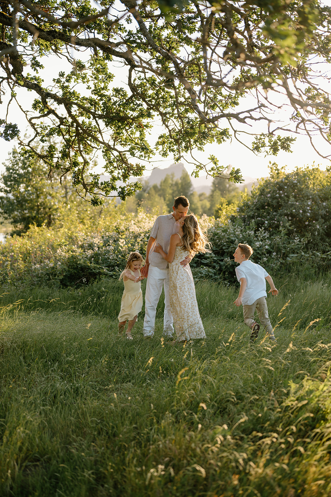 Family portrait at golden hour taken by Vancouver, Washington family photographer.