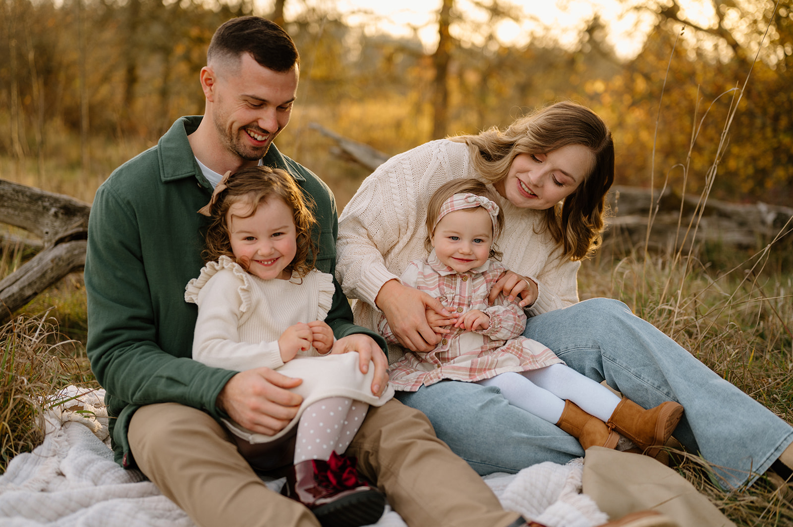 Portrait of young gamily on blanket taken by Vancouver, Washington family photographer.